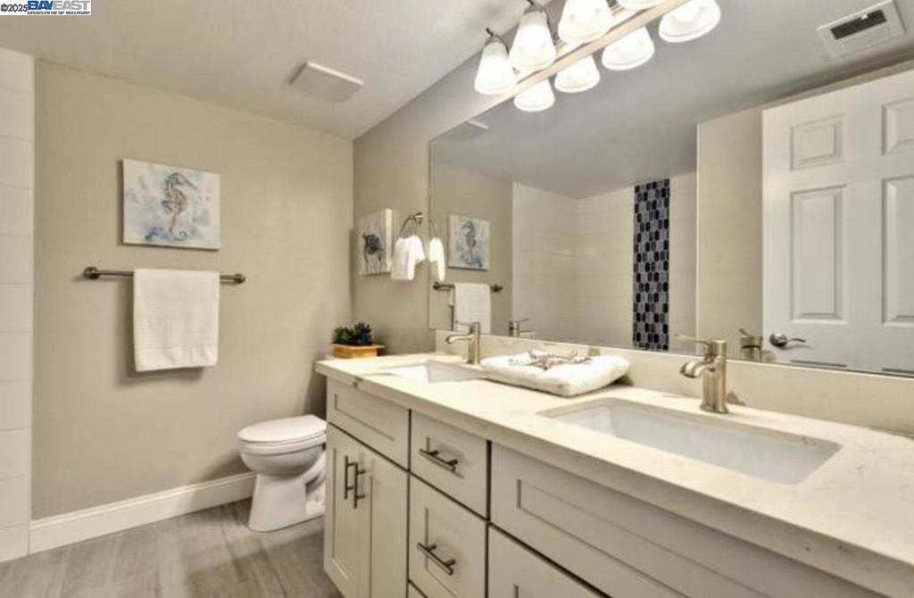 San Jose, California, 95111, United States, 2 Bedrooms Bedrooms, ,2 BathroomsBathrooms,Residential,For Sale,2009059