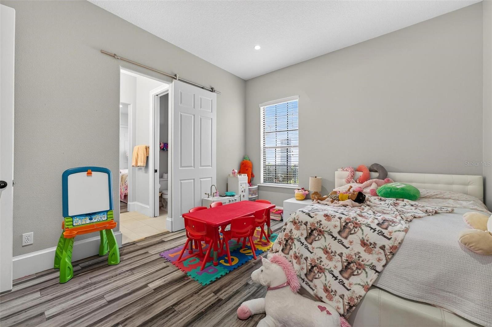 WINDERMERE, Florida, 34786, United States, 5 Bedrooms Bedrooms, ,5 BathroomsBathrooms,Residential,For Sale,1976046