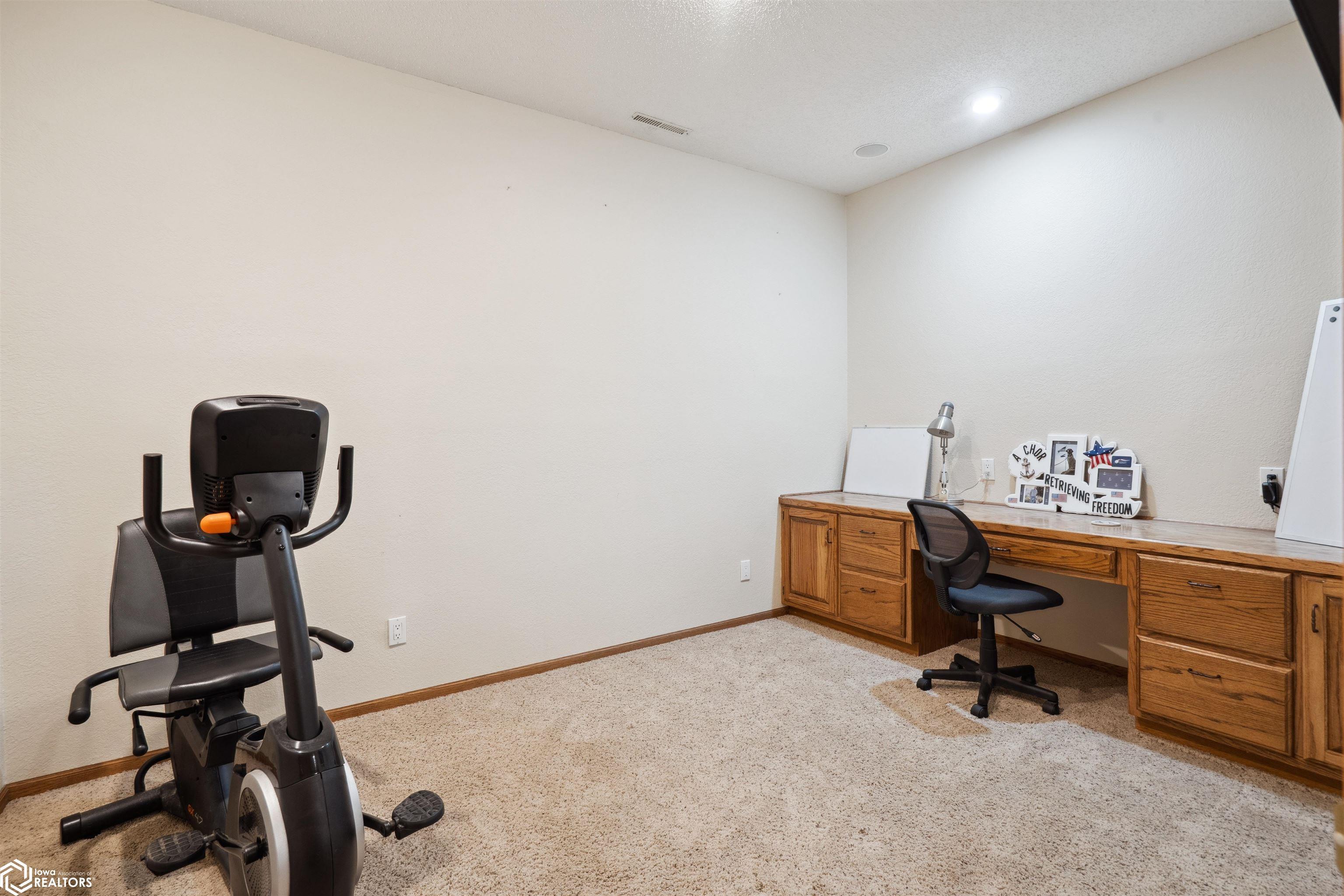 Marshalltown, Iowa, 50158, United States, 4 Bedrooms Bedrooms, ,4 BathroomsBathrooms,Residential,For Sale,1980517