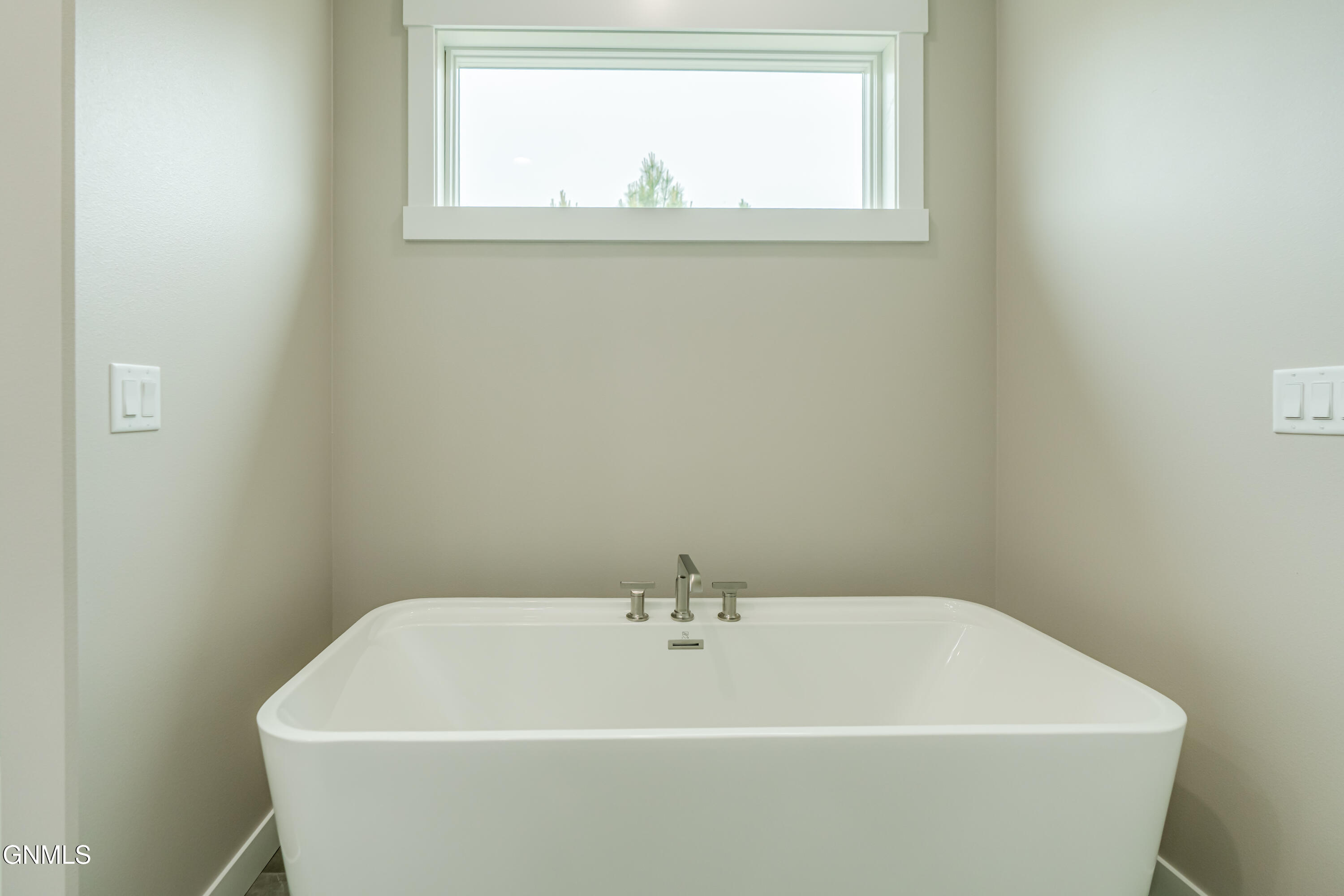 Bismarck, North Dakota, 58504, United States, 3 Bedrooms Bedrooms, ,3 BathroomsBathrooms,Residential,For Sale,1978432