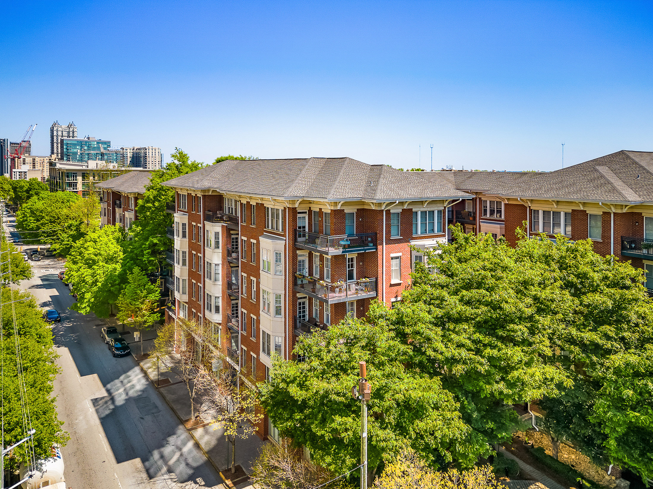  Beautifully Renovated Top-Floor Condo Overlooking Midtown - 物件實景