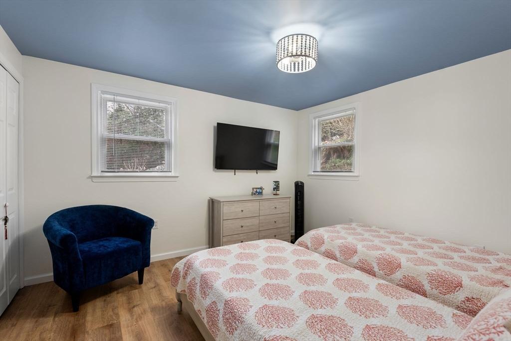 Holland, Massachusetts, 01521, United States, 3 Bedrooms Bedrooms, ,2 BathroomsBathrooms,Residential,For Sale,1864446