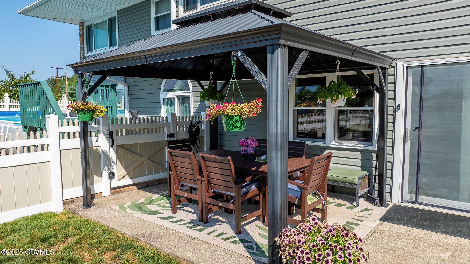 Berwick, Pennsylvania, 18603, United States, 4 Bedrooms Bedrooms, ,3 BathroomsBathrooms,Residential,For Sale,1979458