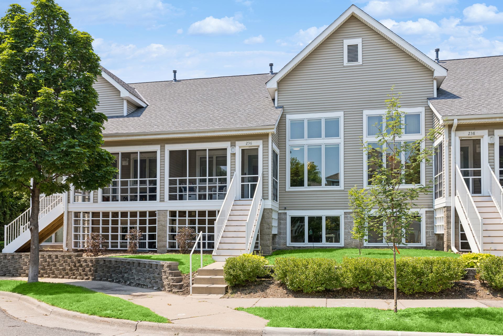  Effortless Townhome Living Near Parks and Dining - 物件實景