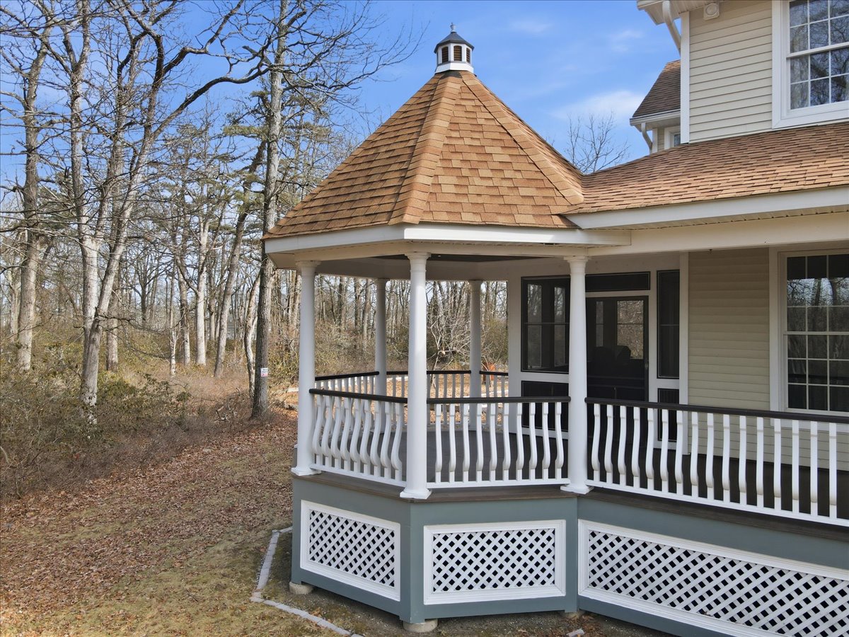 Milford, Pennsylvania, 18337, United States, 4 Bedrooms Bedrooms, ,3 BathroomsBathrooms,Residential,For Sale,2013781