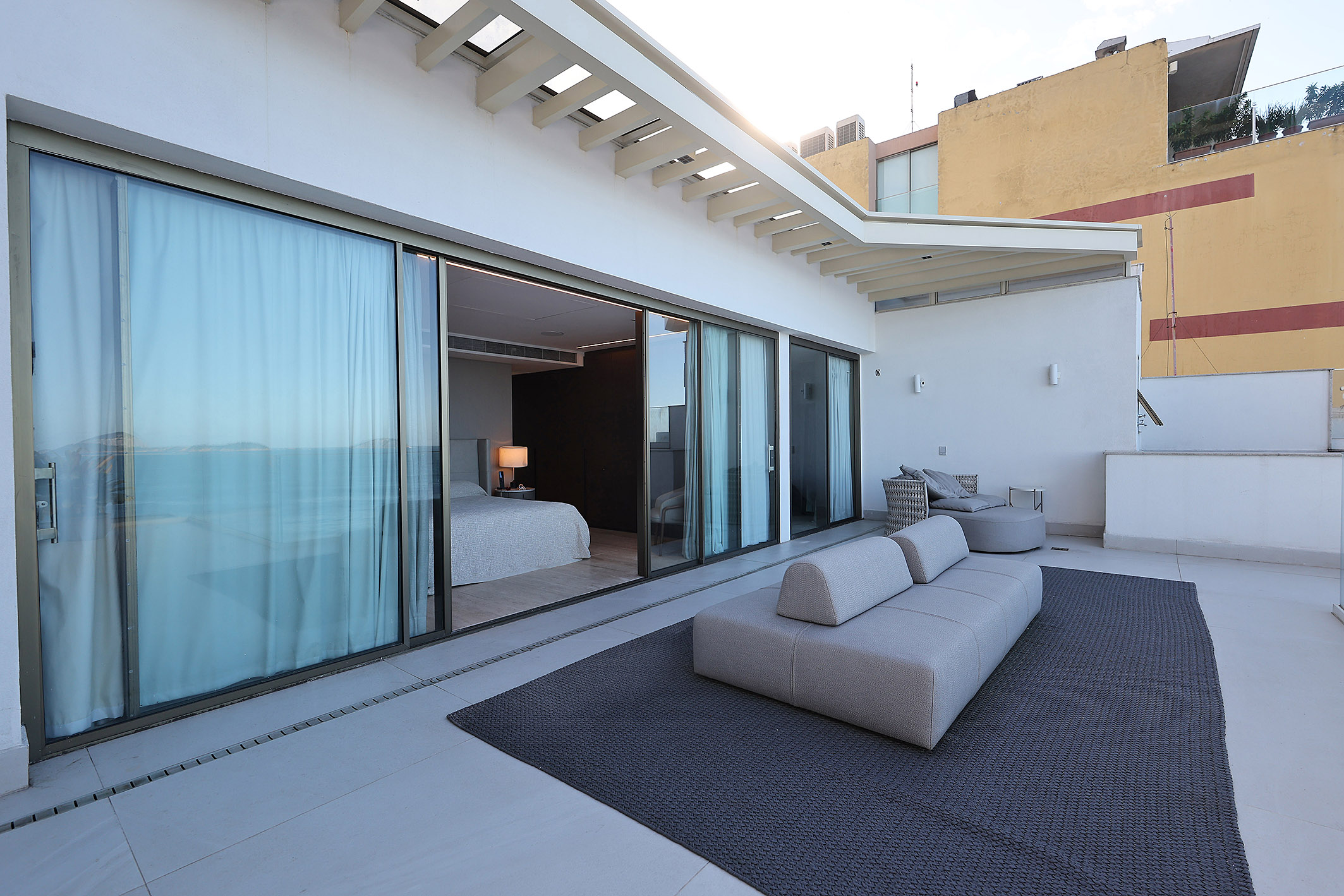  Uninterrupted Ocean Views in a One-of-a-Kind Penthouse in Leblon - 物件實景