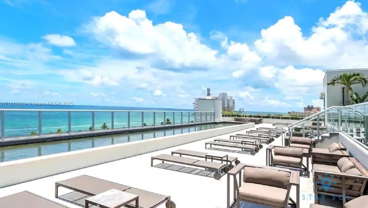 Hollywood, Florida, 33019, United States, 2 Bedrooms Bedrooms, ,1 BathroomBathrooms,Residential,For Sale,1850092