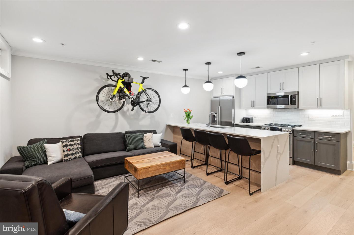 Washington, District of Columbia, 20008, United States, 2 Bedrooms Bedrooms, ,2 BathroomsBathrooms,Residential,For Sale,1776834