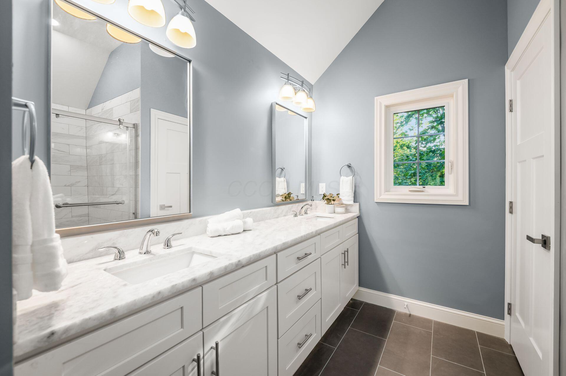 Columbus, Ohio, 43202, United States, 5 Bedrooms Bedrooms, ,4 BathroomsBathrooms,Residential,For Sale,1988321