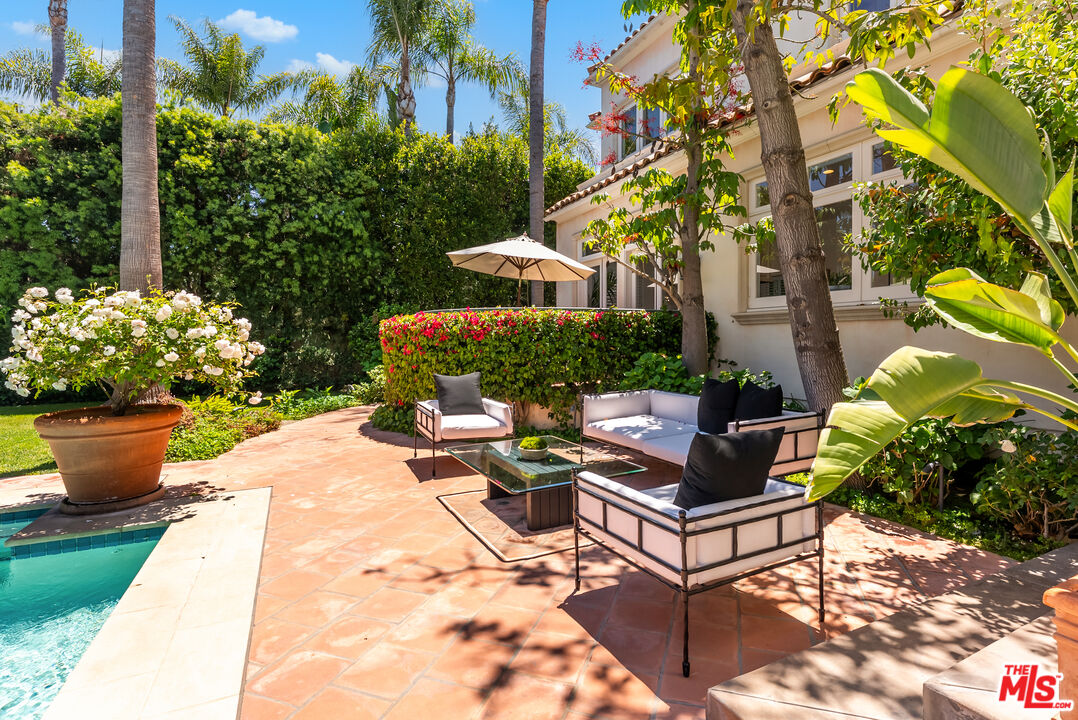 Beverly Hills, California, 90210, United States, 6 Bedrooms Bedrooms, ,8 BathroomsBathrooms,Residential,For Sale,1926509