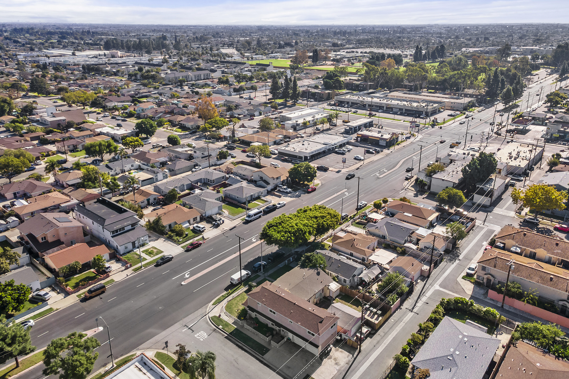 Lakewood, California, 90715, United States, 6 Bedrooms Bedrooms, ,4 BathroomsBathrooms,Residential,For Sale,1998670