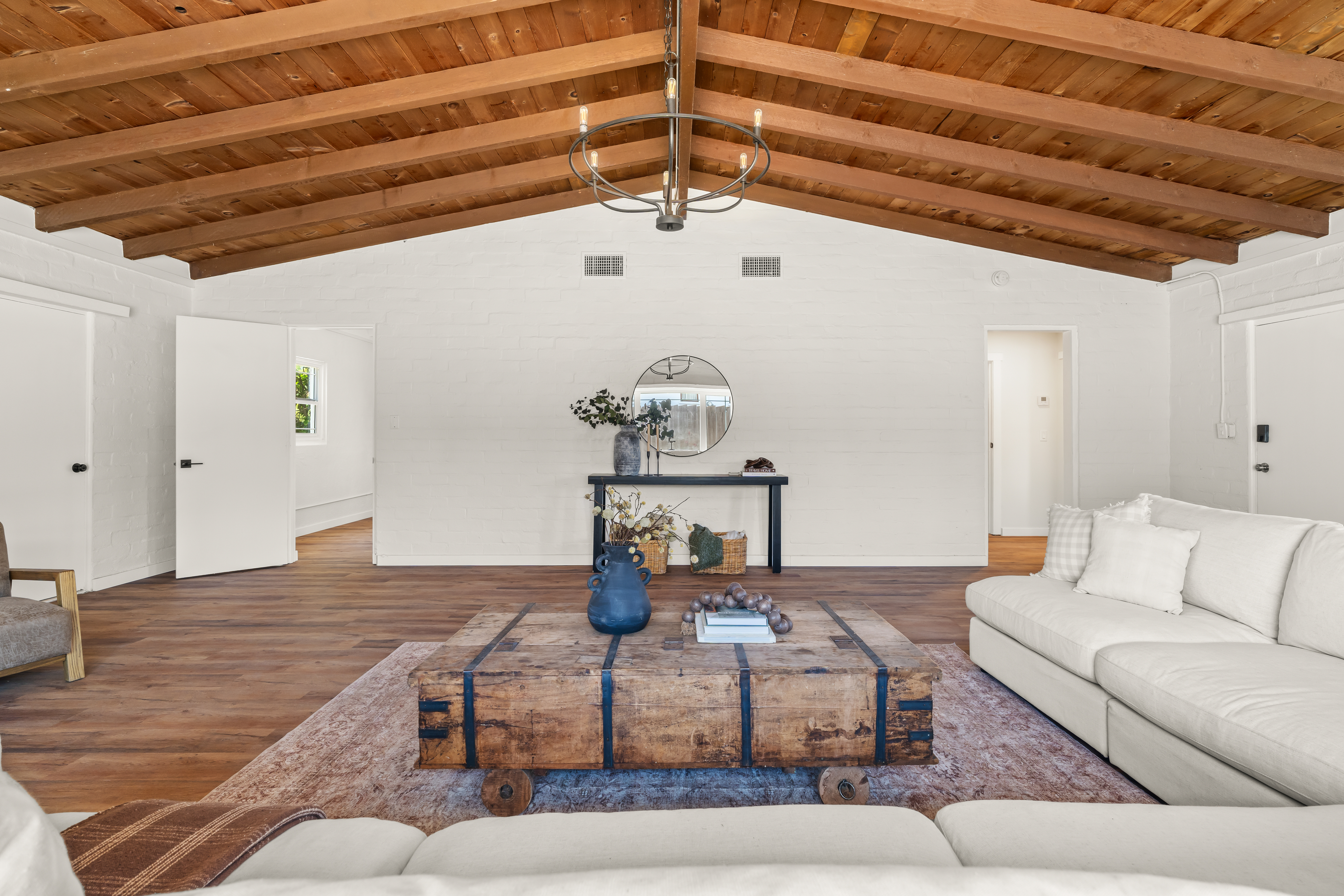 790 South Saticoy Avenue, Ventura, CA 93004 - 物件實景