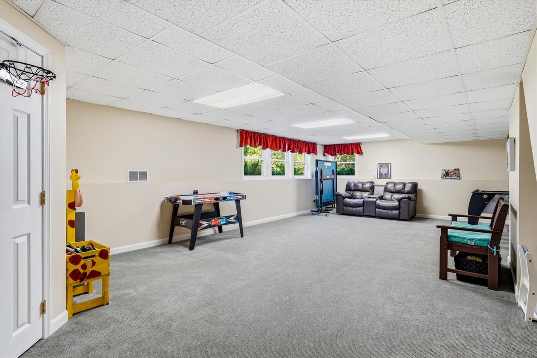  230 Brennan Woods Drive - 物件實景