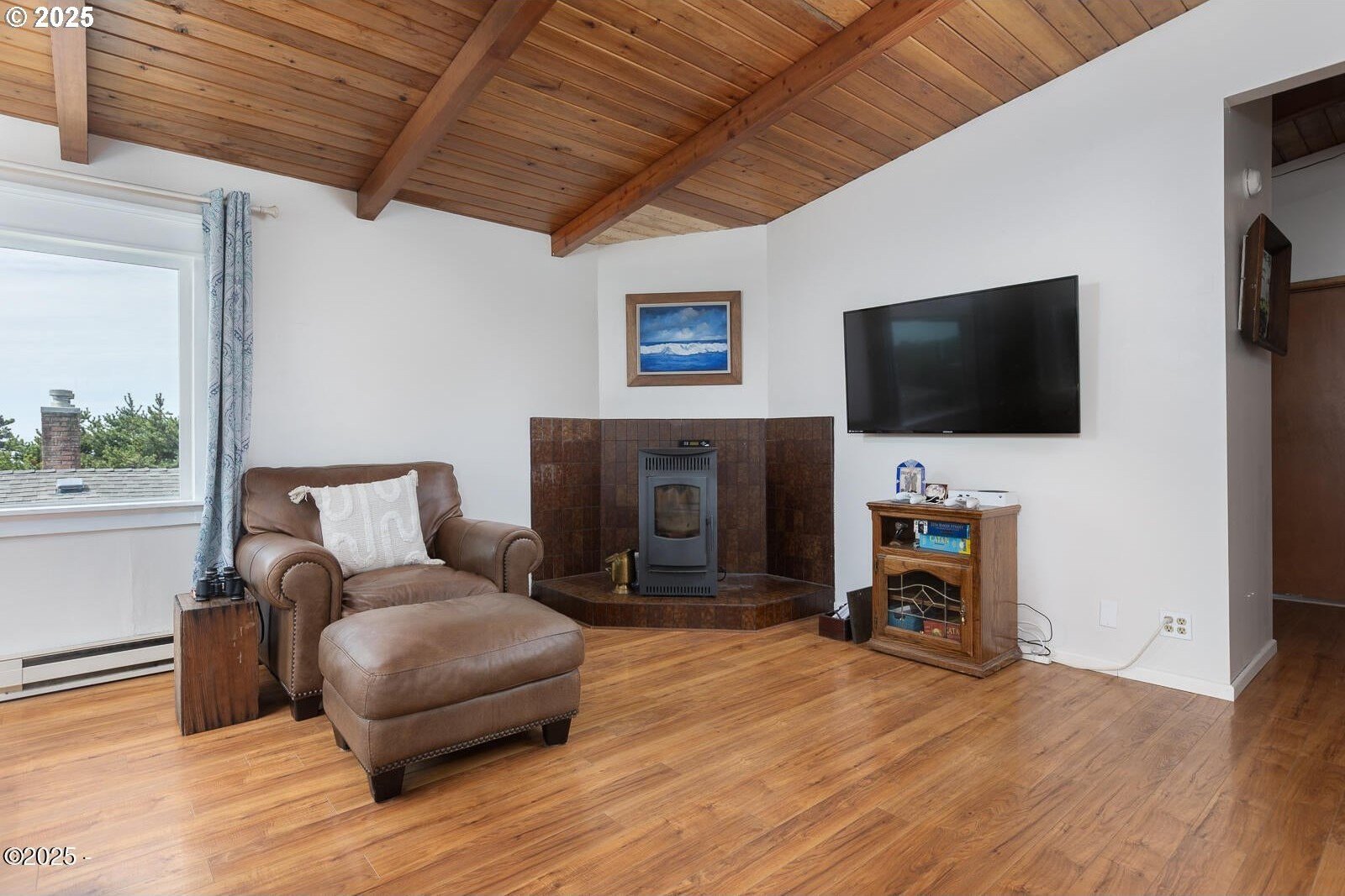 Lincoln City, Oregon, 97367, United States, 3 Bedrooms Bedrooms, ,2 BathroomsBathrooms,Residential,For Sale,1927014