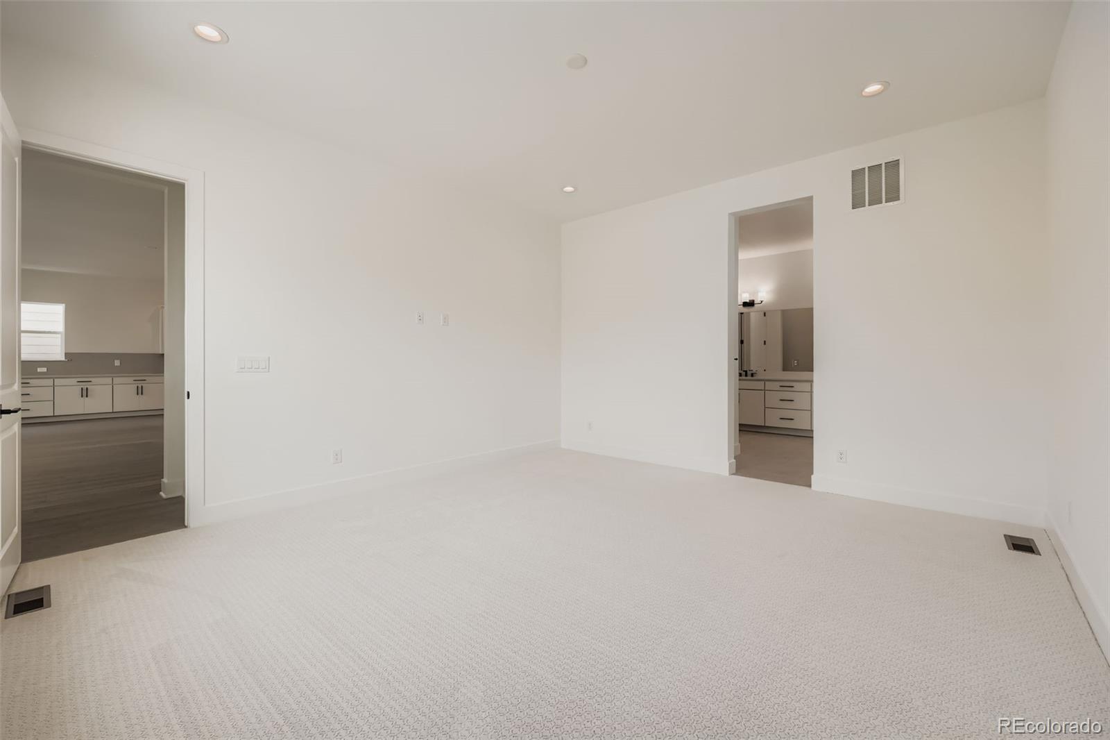 Castle Rock, Colorado, 80104, United States, 2 Bedrooms Bedrooms, ,2 BathroomsBathrooms,Residential,For Sale,1902187