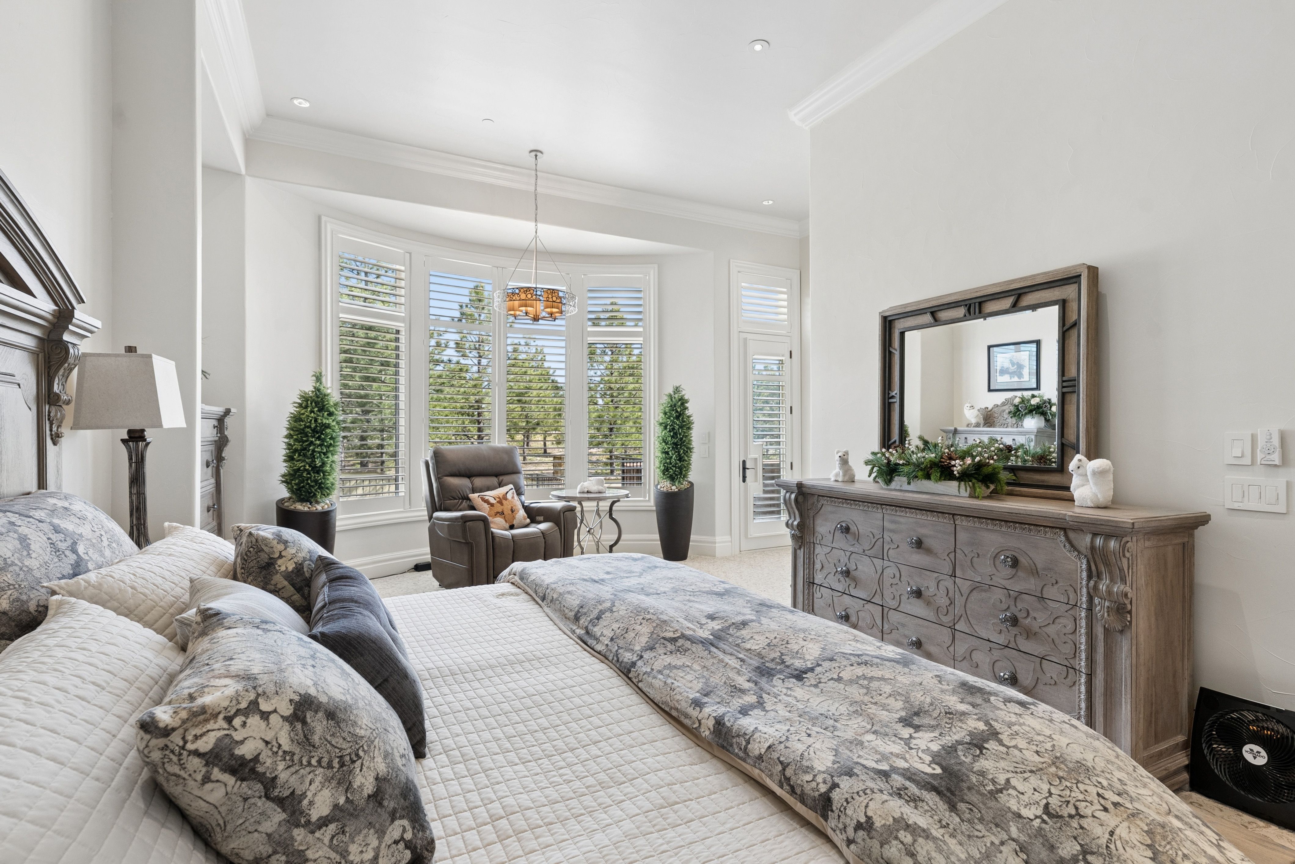  Extraordinary legacy estate on 2.59 private acres in Cathedral Pines - 物件實景