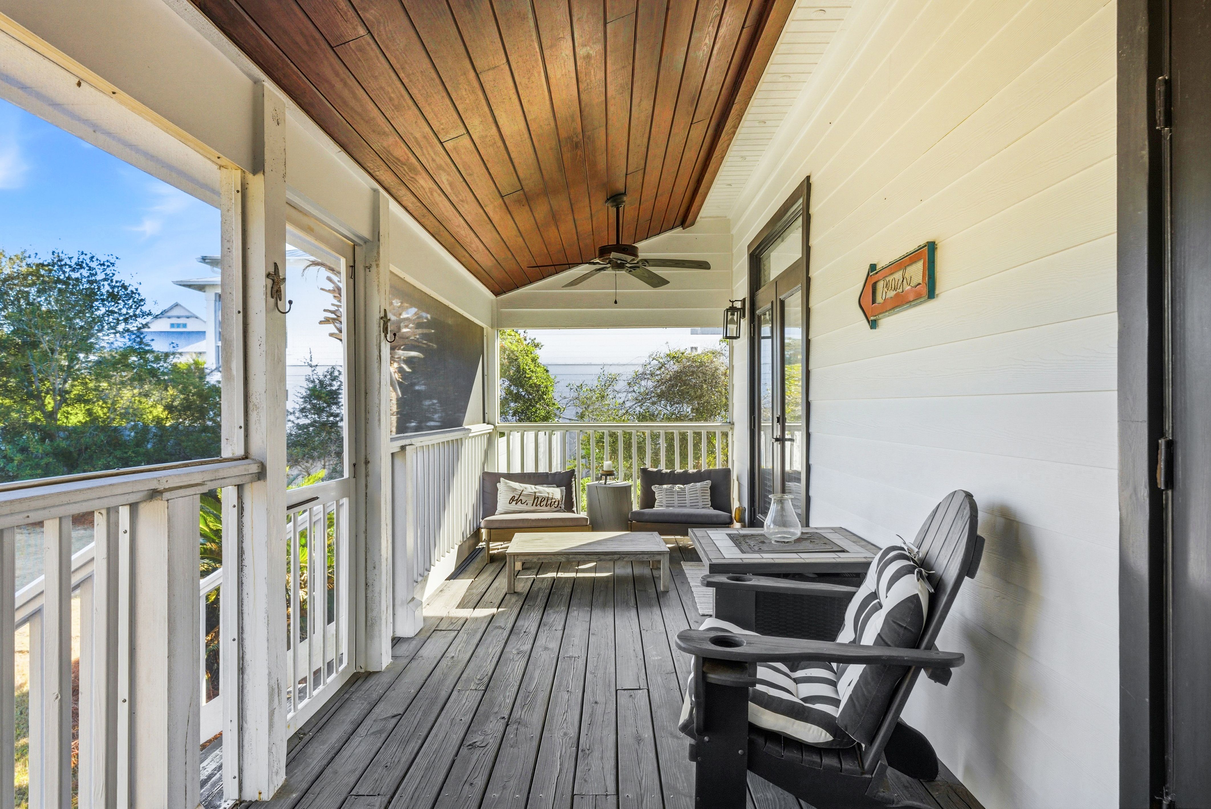  Single Story Home Located on Private Street with Deeded Beach Access - 物件實景