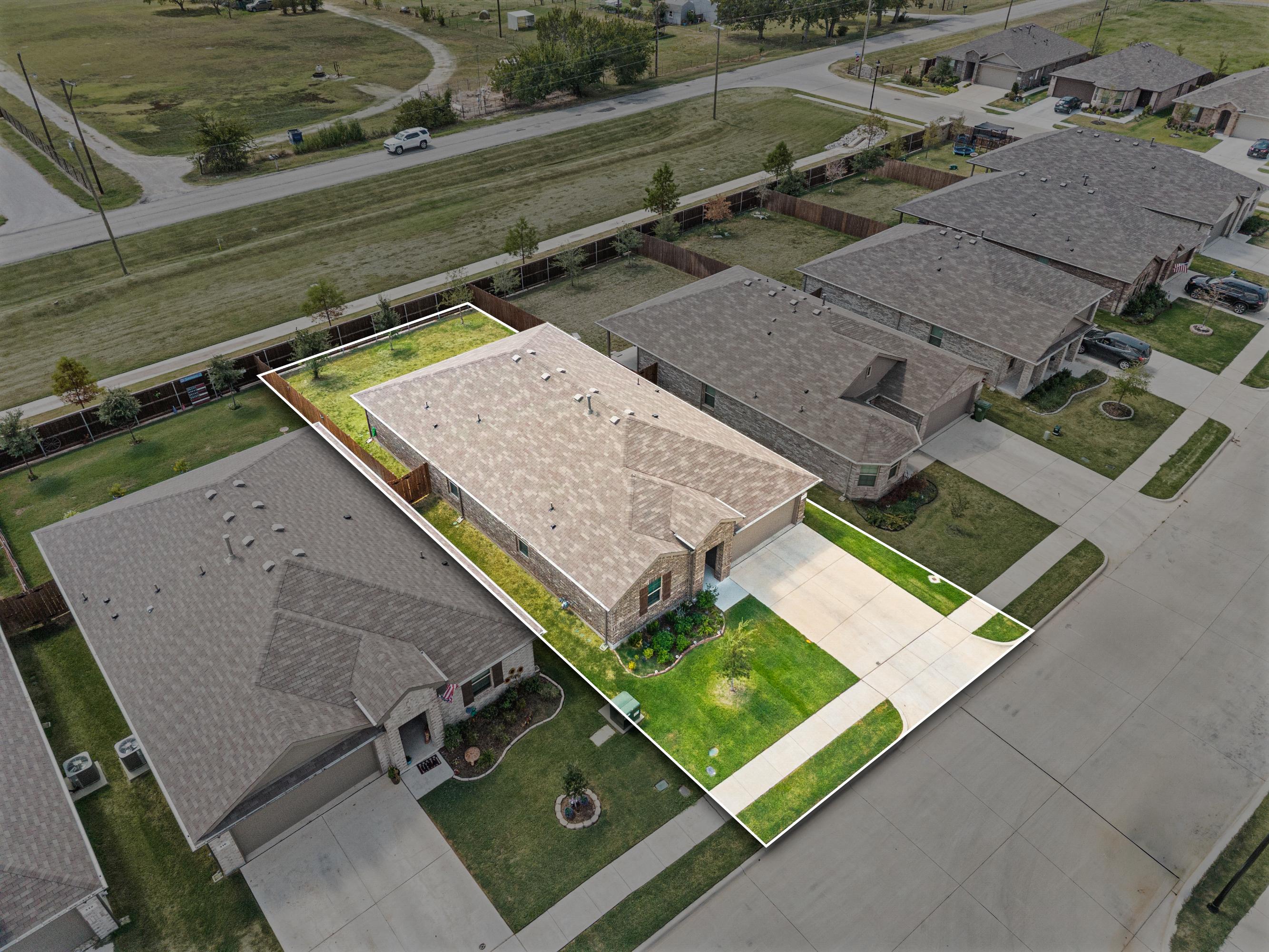  320 Sculptors Crossing, Springtown, TX, 76082 - 物件實景