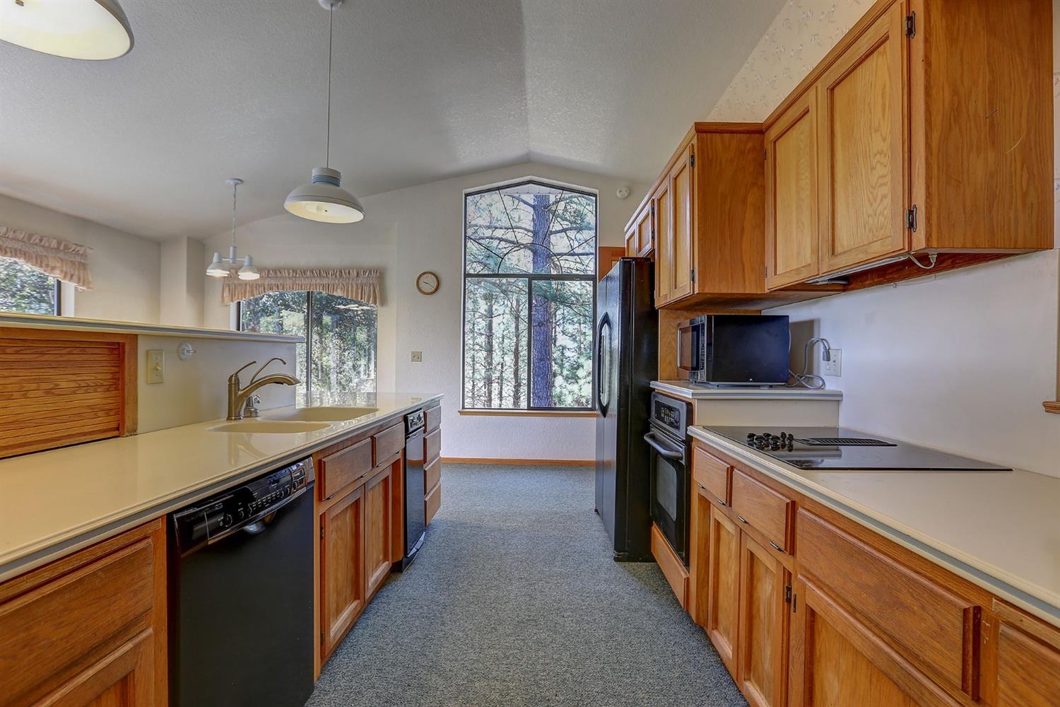 Grass Valley, California, 95949, United States, 3 Bedrooms Bedrooms, ,3 BathroomsBathrooms,Residential,For Sale,1842602