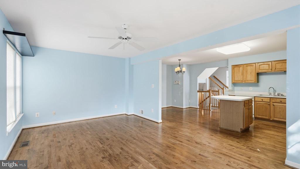 Gainesville, Virginia, 20155, United States, 3 Bedrooms Bedrooms, ,2 BathroomsBathrooms,Residential,For Sale,1989623