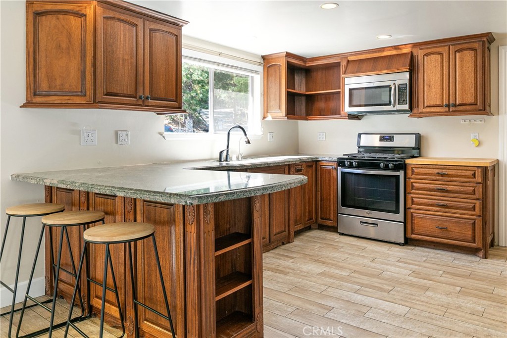 Lake Arrowhead, California, 92352, United States, 4 Bedrooms Bedrooms, ,3 BathroomsBathrooms,Residential,For Sale,2003033