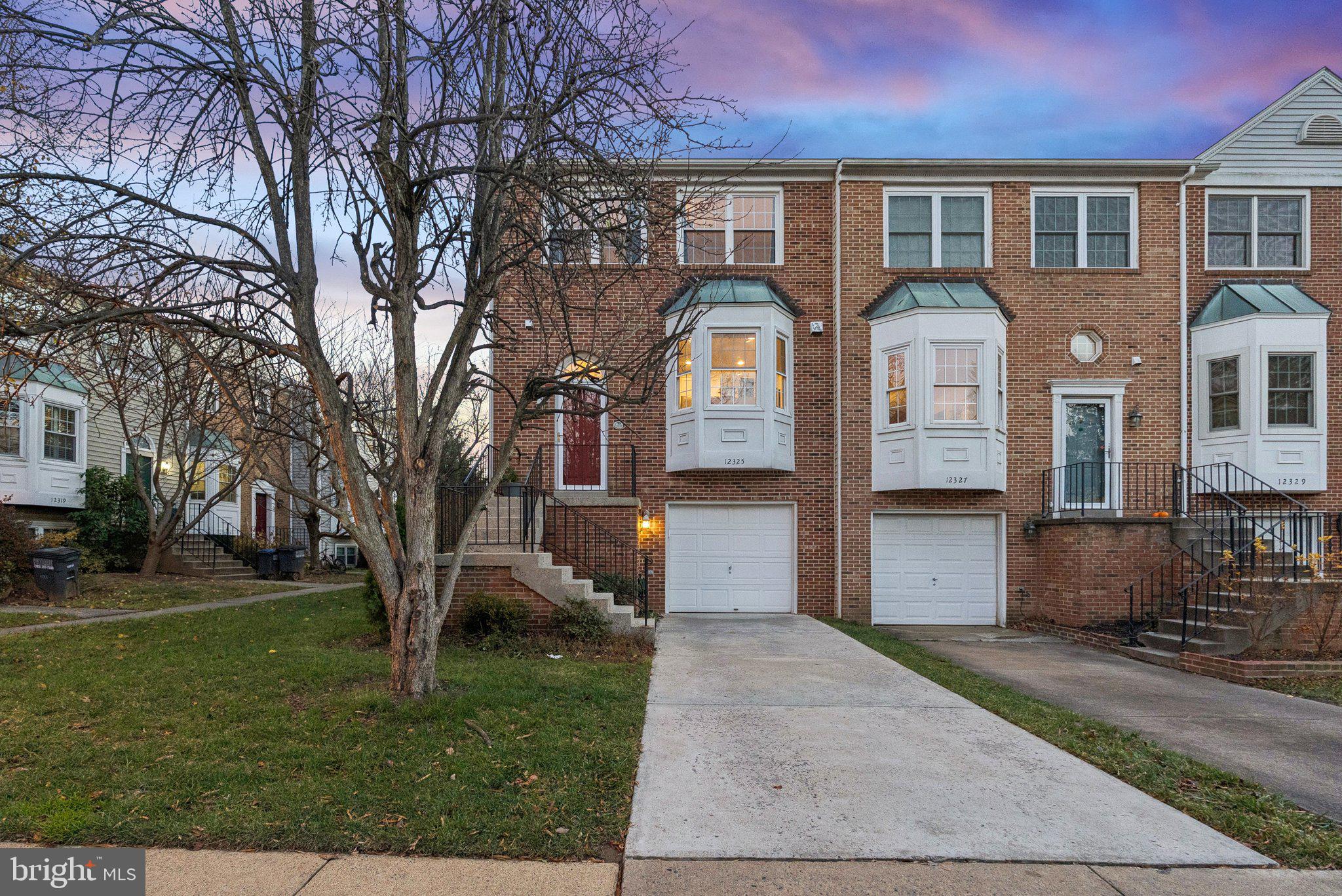 Fairfax, Virginia, 22033, United States, 2 Bedrooms Bedrooms, ,4 BathroomsBathrooms,Residential,For Sale,2001476