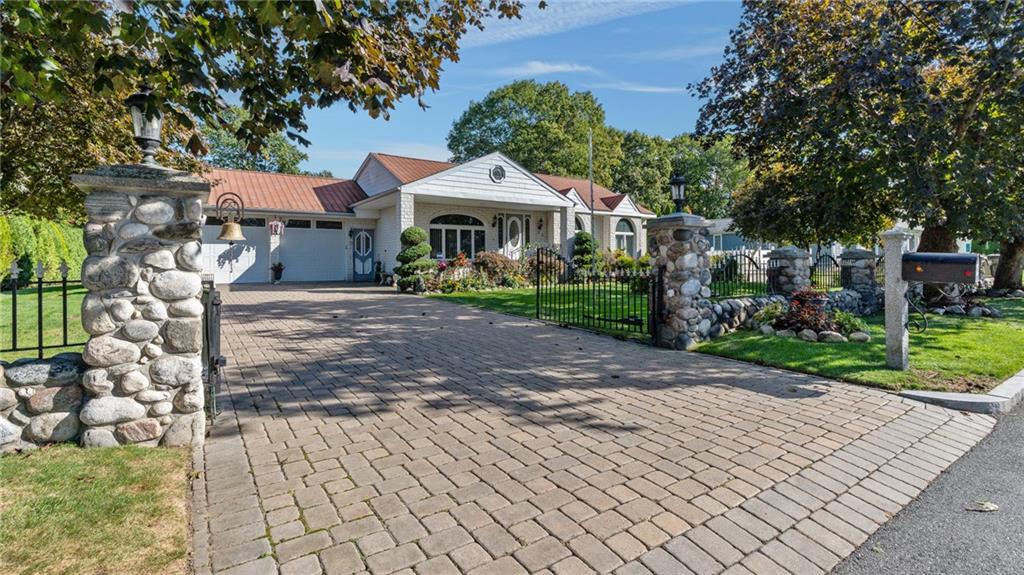 Barrington, Rhode Island, 02806, United States, 3 Bedrooms Bedrooms, ,3 BathroomsBathrooms,Residential,For Sale,2012853