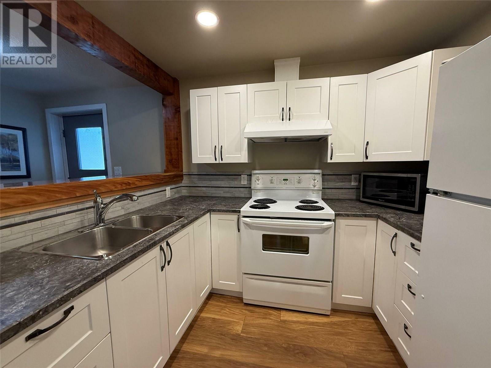 KELOWNA, British Columbia, V1X 6M4, CA, 3 Bedrooms Bedrooms, ,2 BathroomsBathrooms,Residential,For Sale,1836939