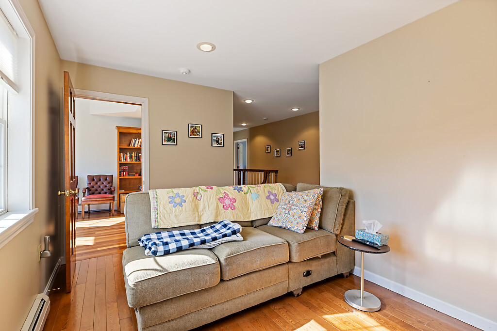 Waterville, Maine, 04901, United States, 4 Bedrooms Bedrooms, ,3 BathroomsBathrooms,Residential,For Sale,1993440