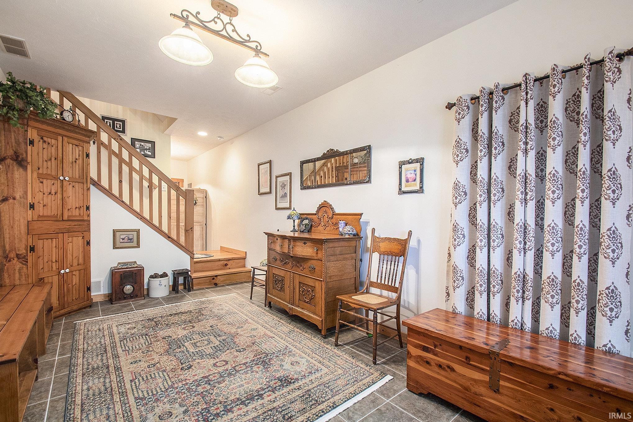 Shipshewana, Indiana, 46565, United States, 2 Bedrooms Bedrooms, ,3 BathroomsBathrooms,Residential,For Sale,1982813