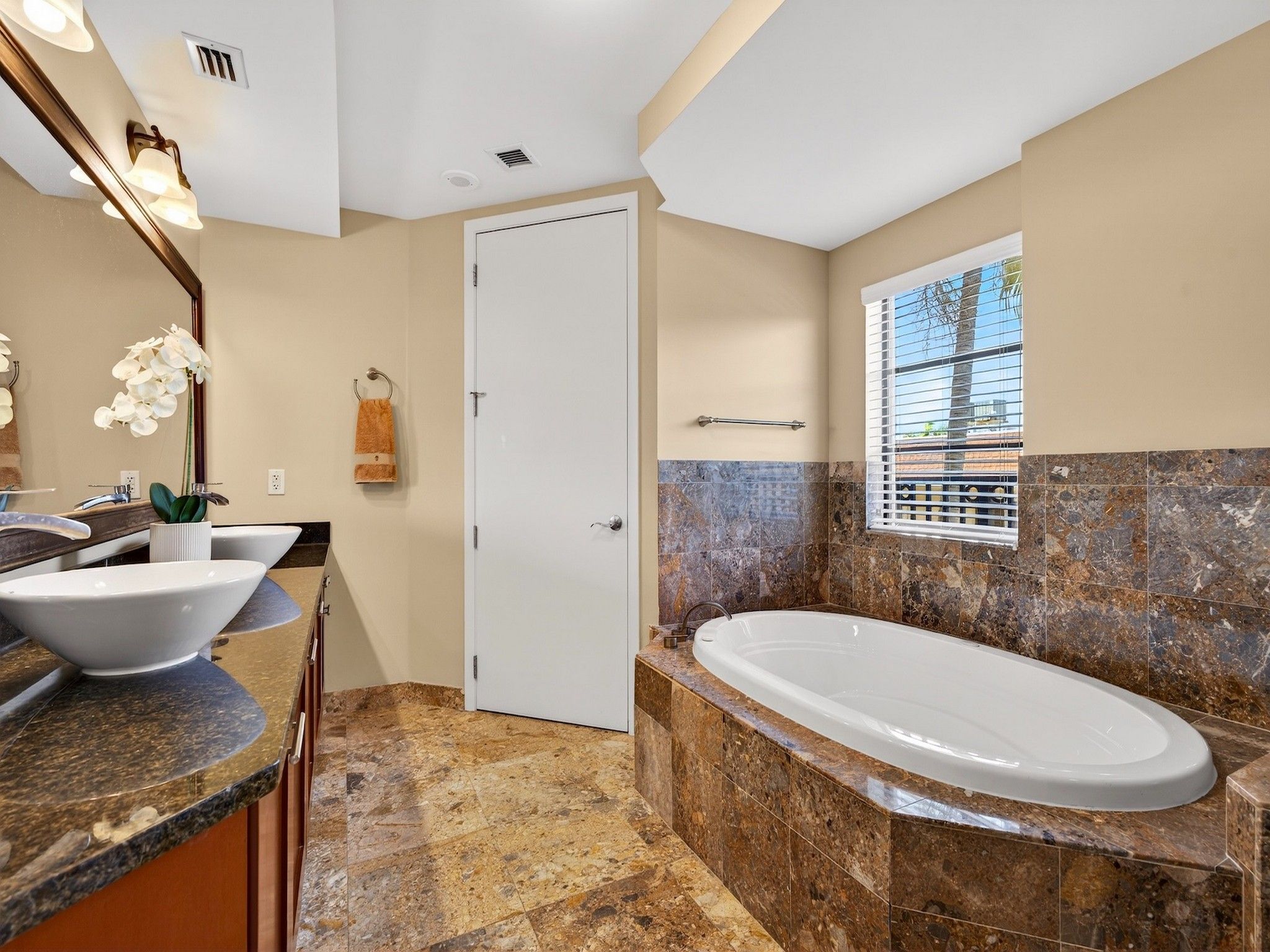  2409 N Ocean Boulevard, Fort Lauderdale, FL, 33305 - 物件實景