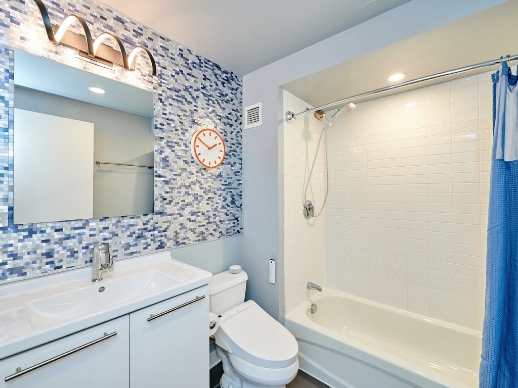 Cambridge, Massachusetts, 02141, United States, 1 Bedroom Bedrooms, ,2 BathroomsBathrooms,Residential,For Sale,1976381