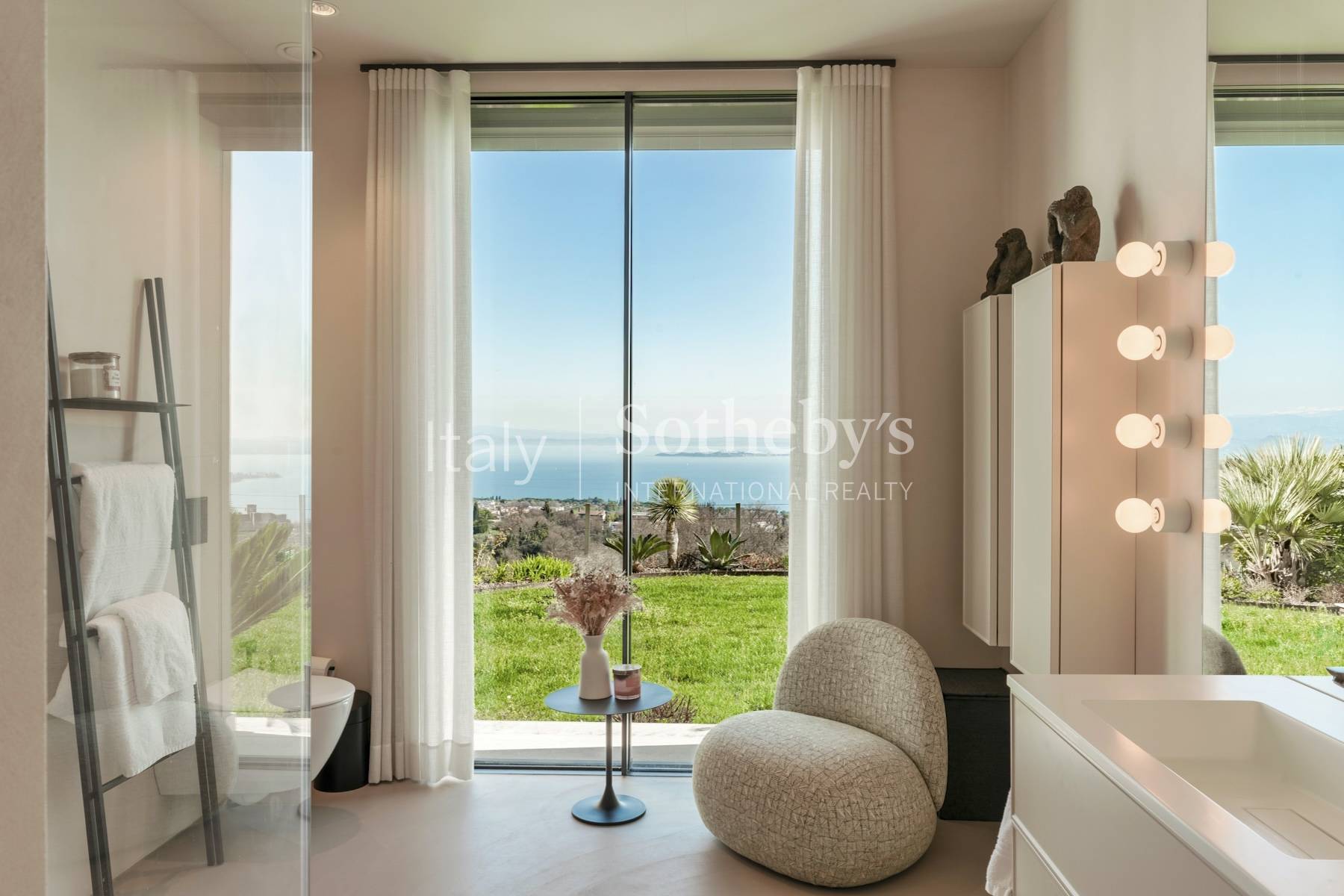  Exclusive Lake Garda Villa with Infinity Pool and Spectacular Views - 物件實景