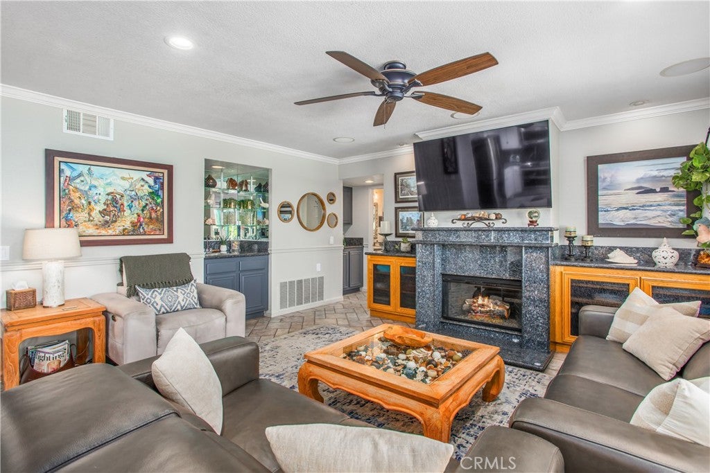 Riverside, California, 92503, United States, 4 Bedrooms Bedrooms, ,3 BathroomsBathrooms,Residential,For Sale,1981600