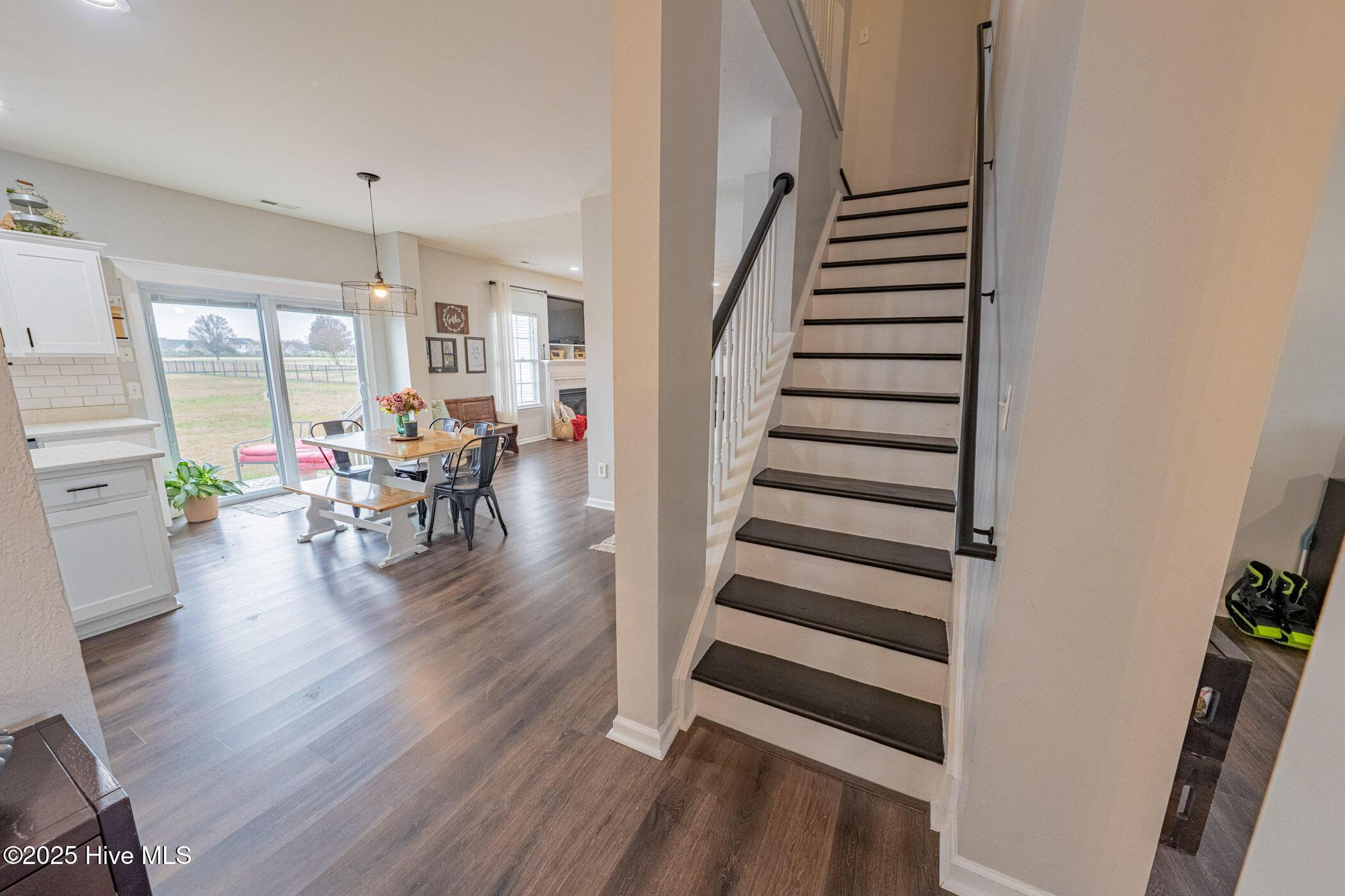 Moyock, North Carolina, 27958, United States, 6 Bedrooms Bedrooms, ,3 BathroomsBathrooms,Residential,For Sale,1997341