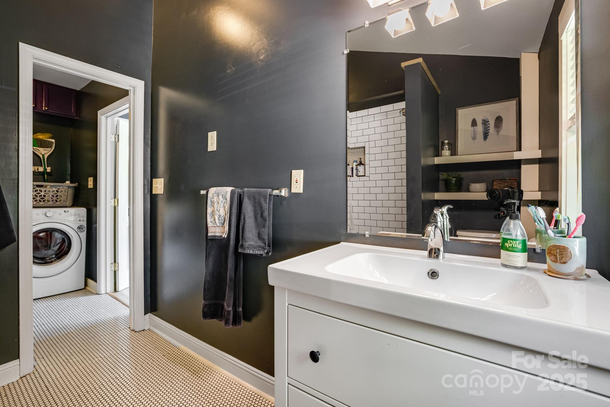 Asheville, North Carolina, 28804, United States, 4 Bedrooms Bedrooms, ,2 BathroomsBathrooms,Residential,For Sale,1944815
