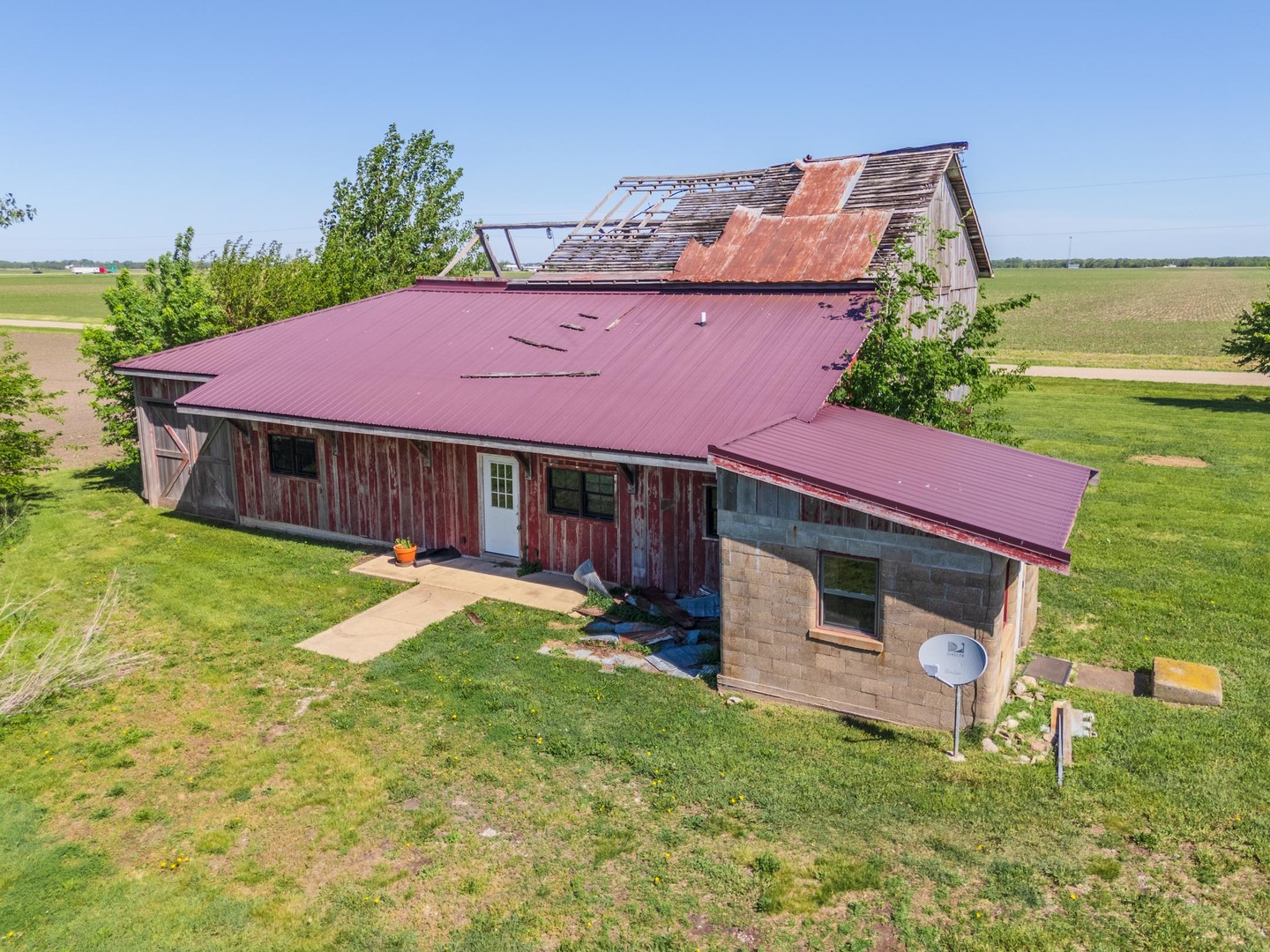 Hudson, Illinois, 61748, United States, 3 Bedrooms Bedrooms, ,5 BathroomsBathrooms,Residential,For Sale,1987913