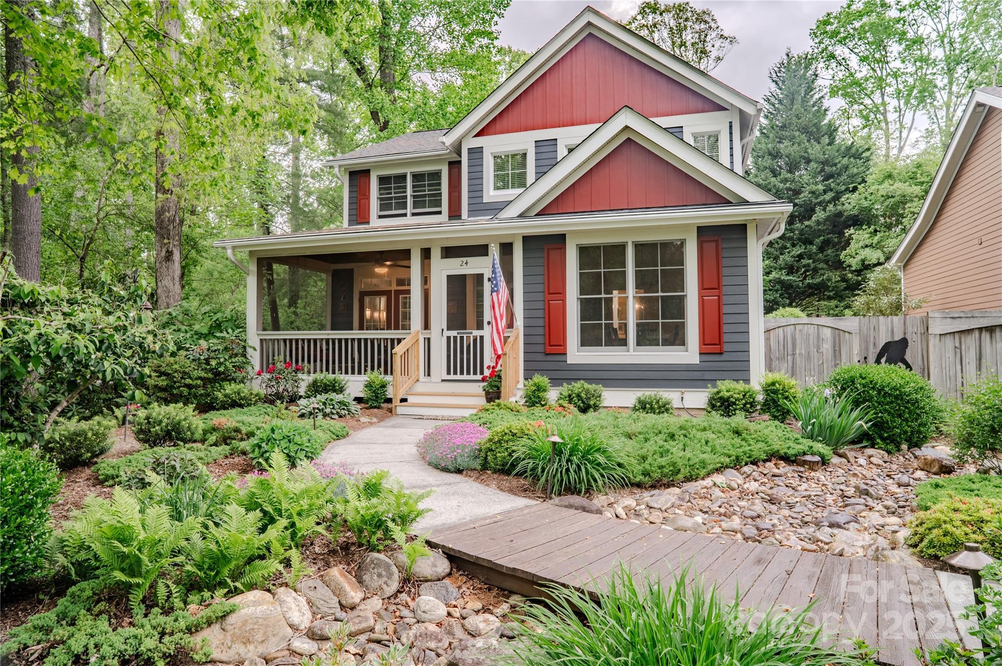 Flat Rock, North Carolina, 28731, United States, 4 Bedrooms Bedrooms, ,3 BathroomsBathrooms,Residential,For Sale,1804521