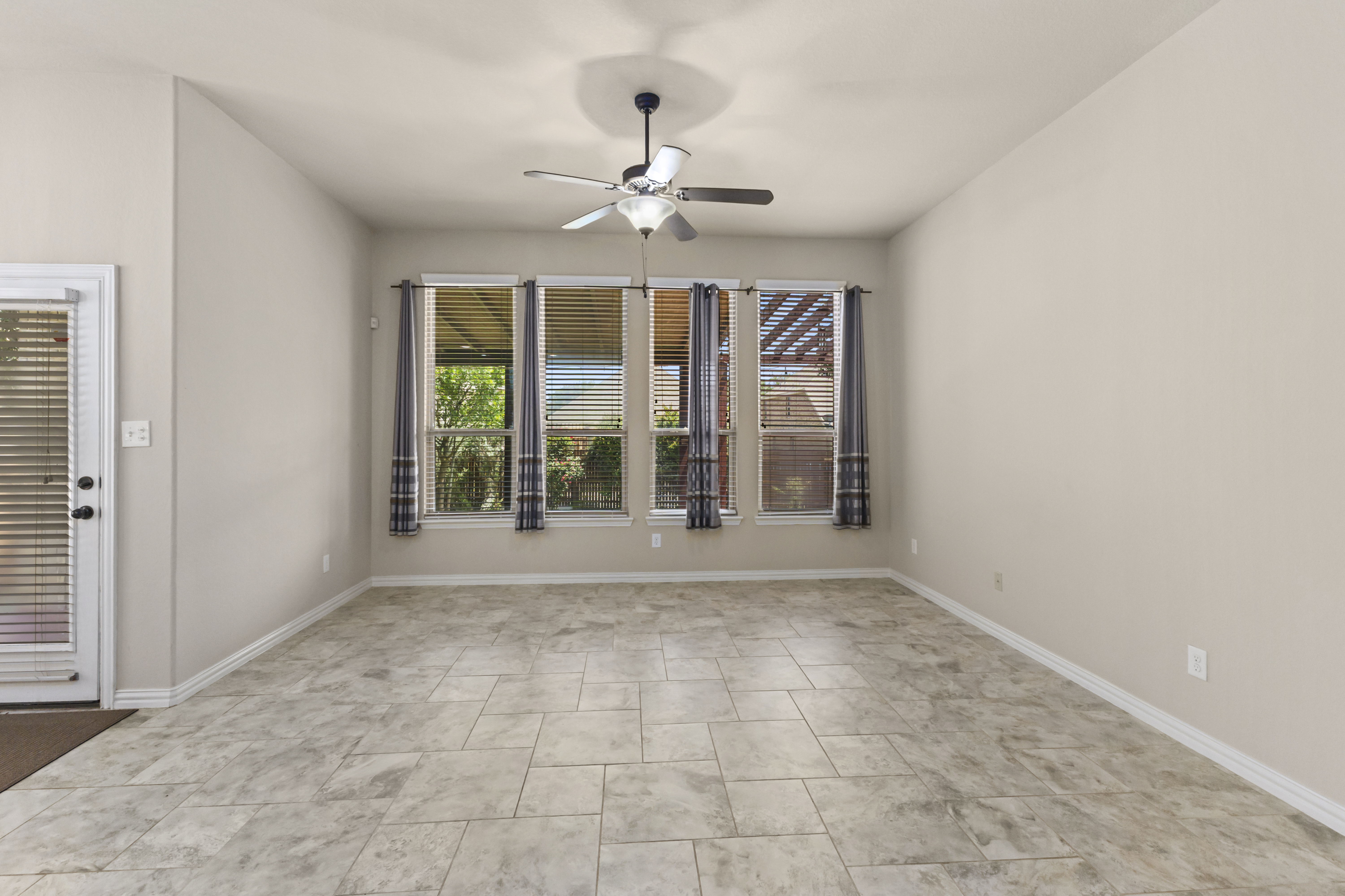  Distinguished Living in Stillwater Ranch - 物件實景