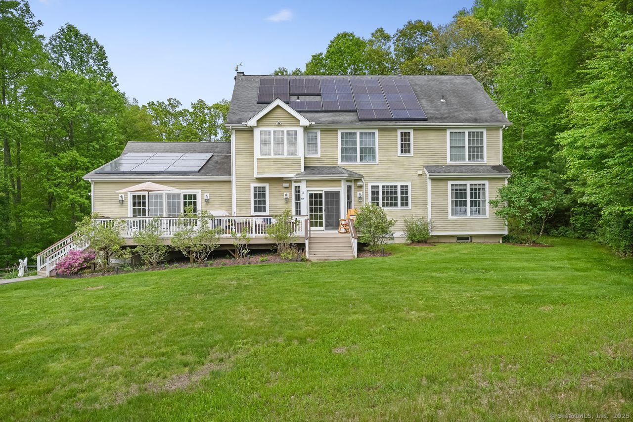 Newtown, Connecticut, 06470, United States, 4 Bedrooms Bedrooms, ,5 BathroomsBathrooms,Residential,For Sale,1938679