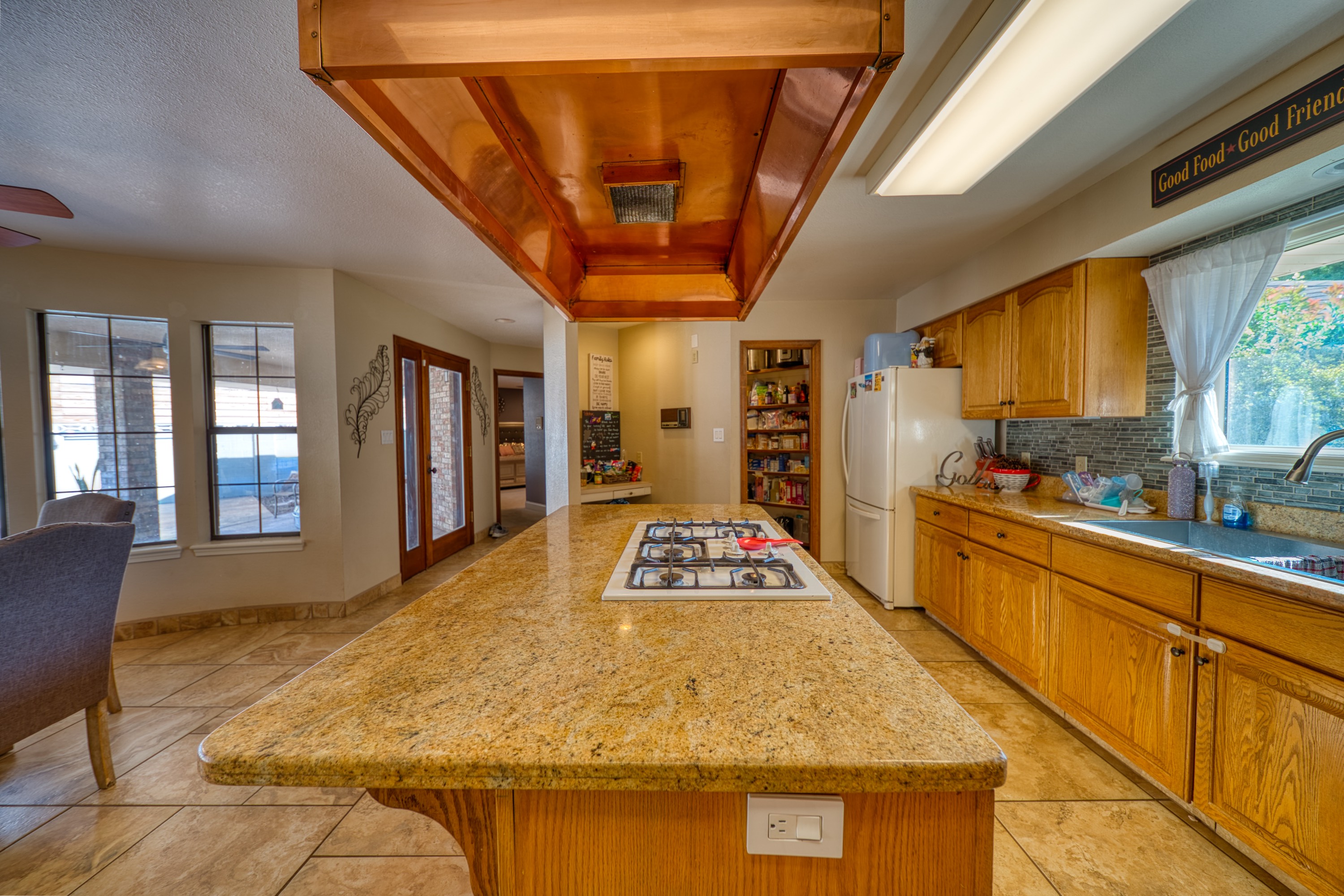 Carlsbad, New Mexico, 88220, United States, 4 Bedrooms Bedrooms, ,3 BathroomsBathrooms,Residential,For Sale,1974897