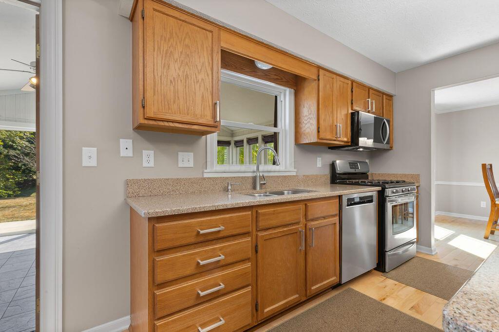 Dublin, Ohio, 43016, United States, 3 Bedrooms Bedrooms, ,3 BathroomsBathrooms,Residential,For Sale,1950814
