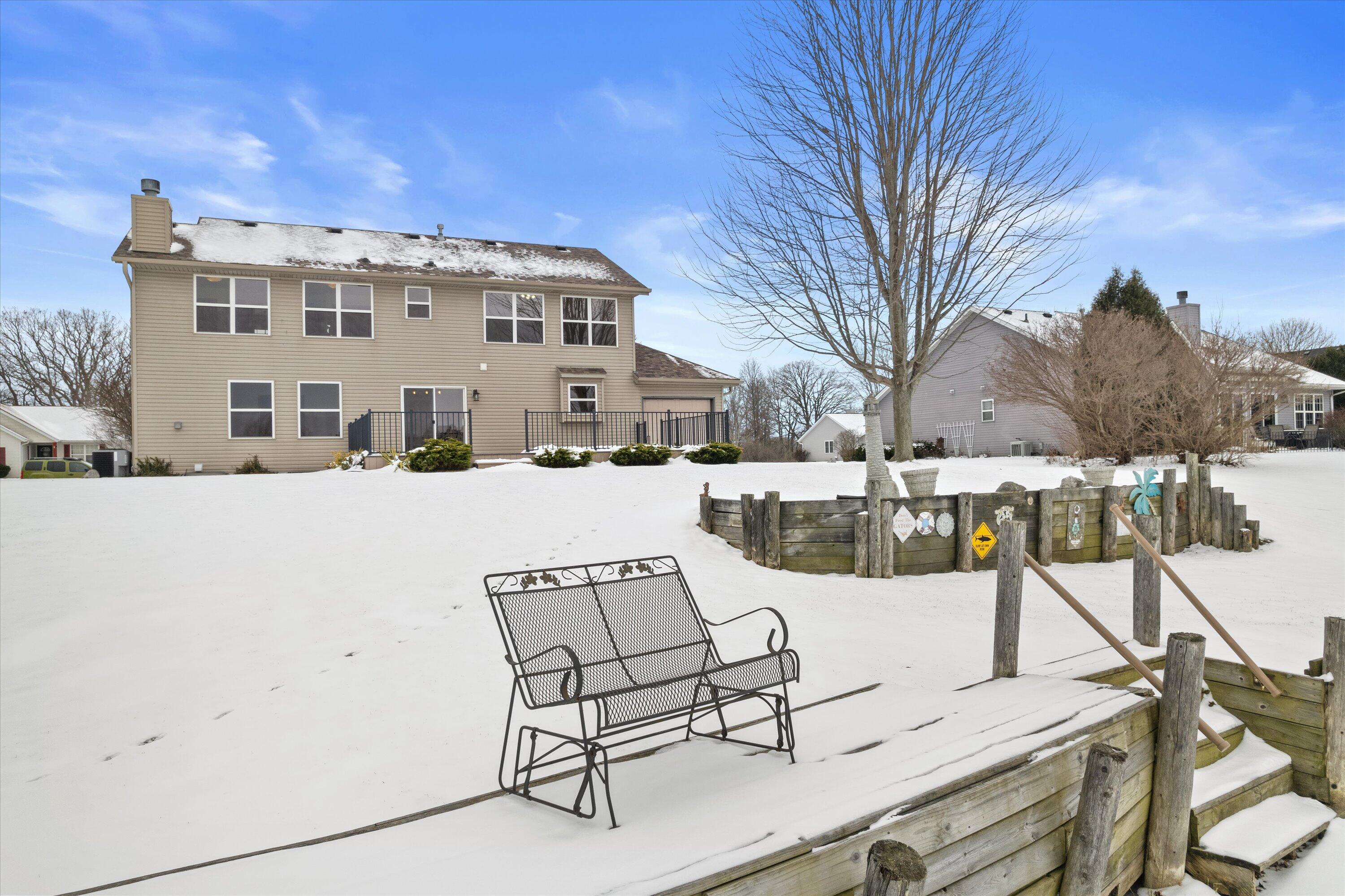 Oak Creek, Wisconsin, 53154, United States, 4 Bedrooms Bedrooms, ,4 BathroomsBathrooms,Residential,For Sale,2007520