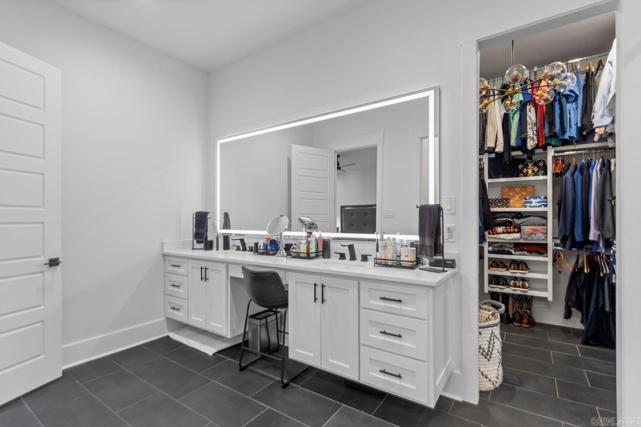 Benton, Arkansas, 72019, United States, 4 Bedrooms Bedrooms, ,3 BathroomsBathrooms,Residential,For Sale,1981558