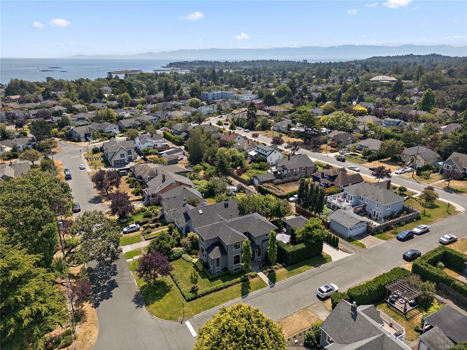 OAK BAY, British Columbia, V8R 3L8, CA, 6 Bedrooms Bedrooms, ,Residential,For Sale,1875057