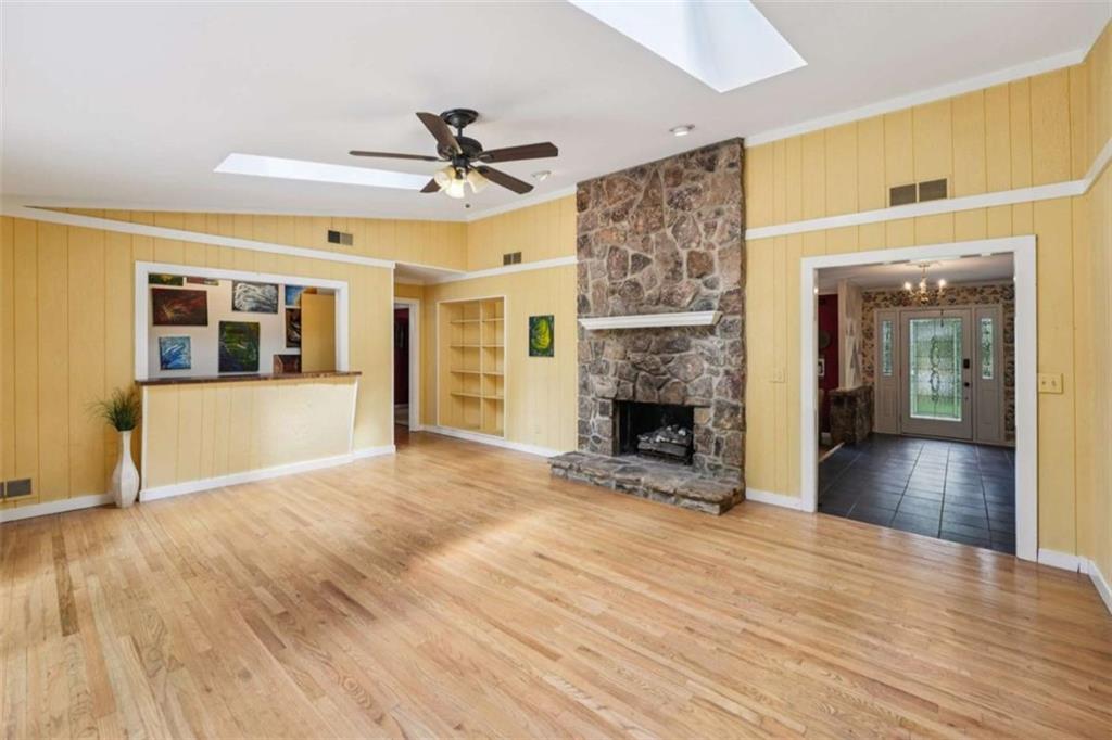 Marietta, Georgia, 30068, United States, 4 Bedrooms Bedrooms, ,3 BathroomsBathrooms,Residential,For Sale,1977177