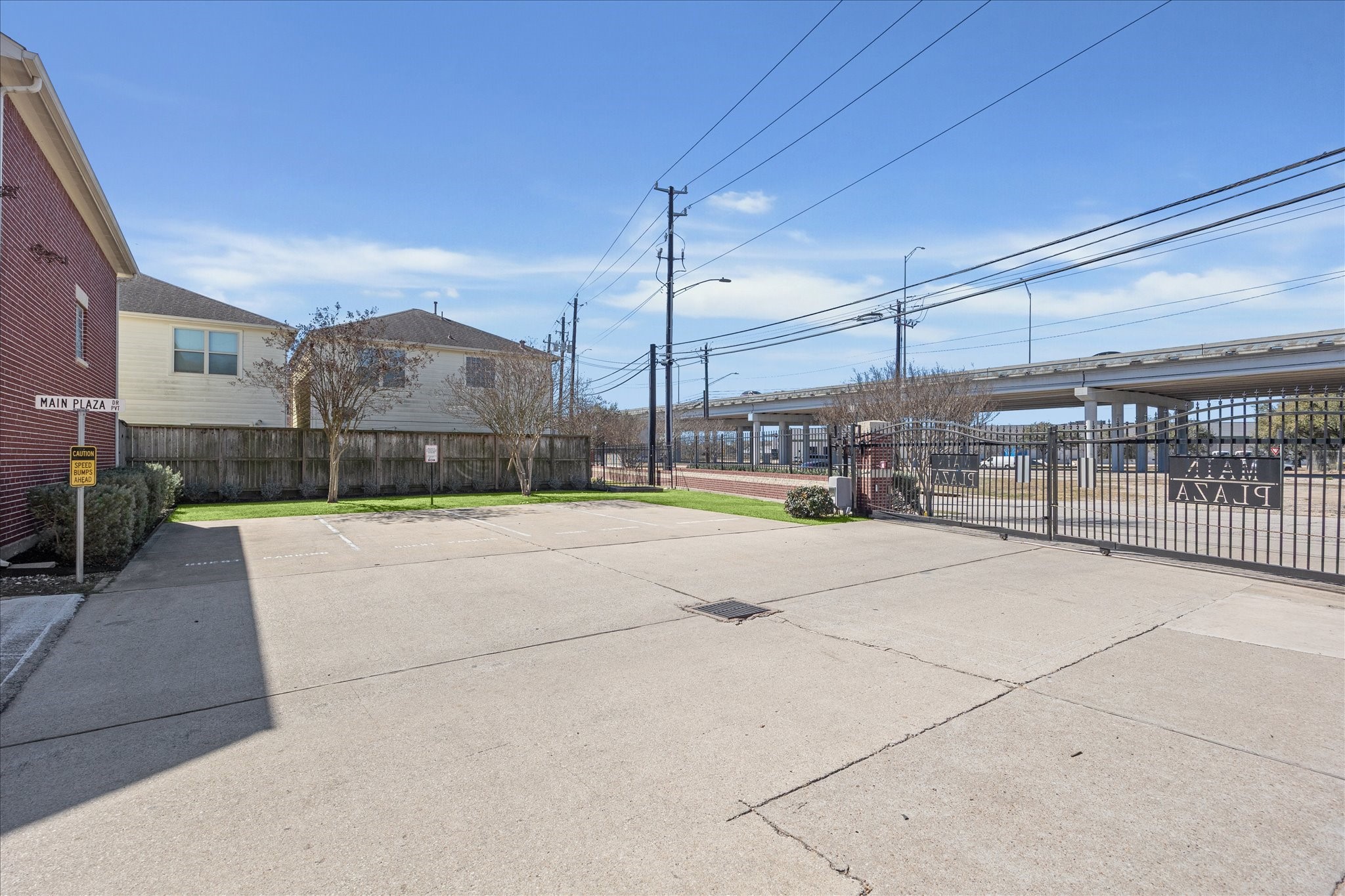  3643 Main Plaza Drive - 物件實景