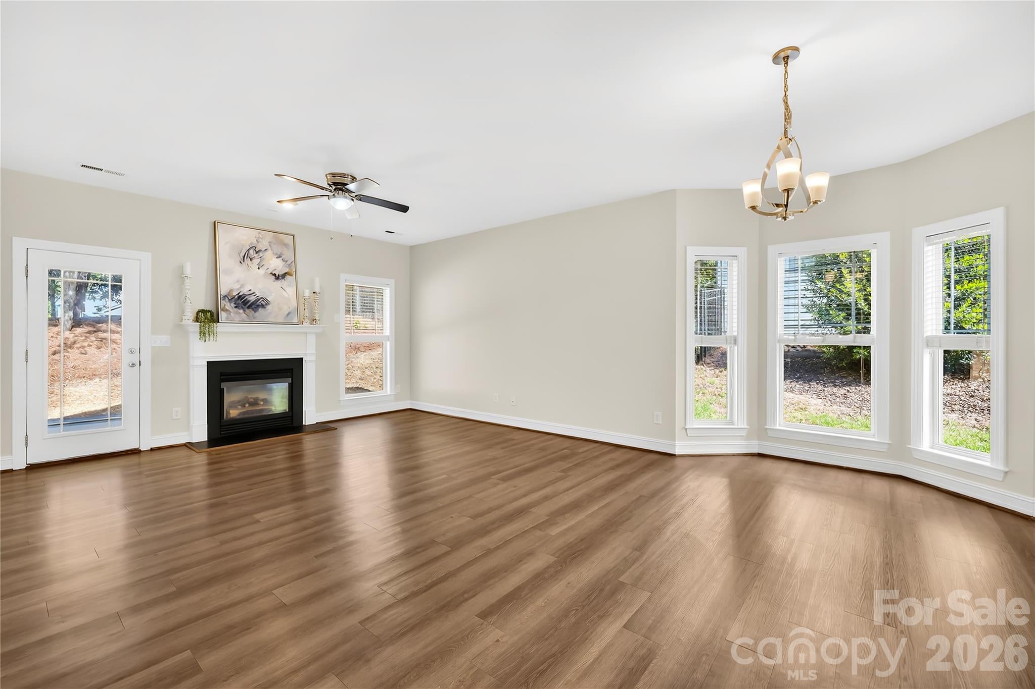 Cornelius, North Carolina, 28031, United States, 4 Bedrooms Bedrooms, ,4 BathroomsBathrooms,Residential,For Sale,2045190