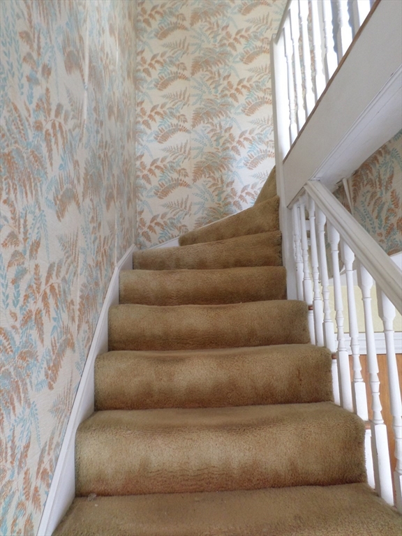 Saugus, Massachusetts, 01906, United States, 3 Bedrooms Bedrooms, ,2 BathroomsBathrooms,Residential,For Sale,1983401