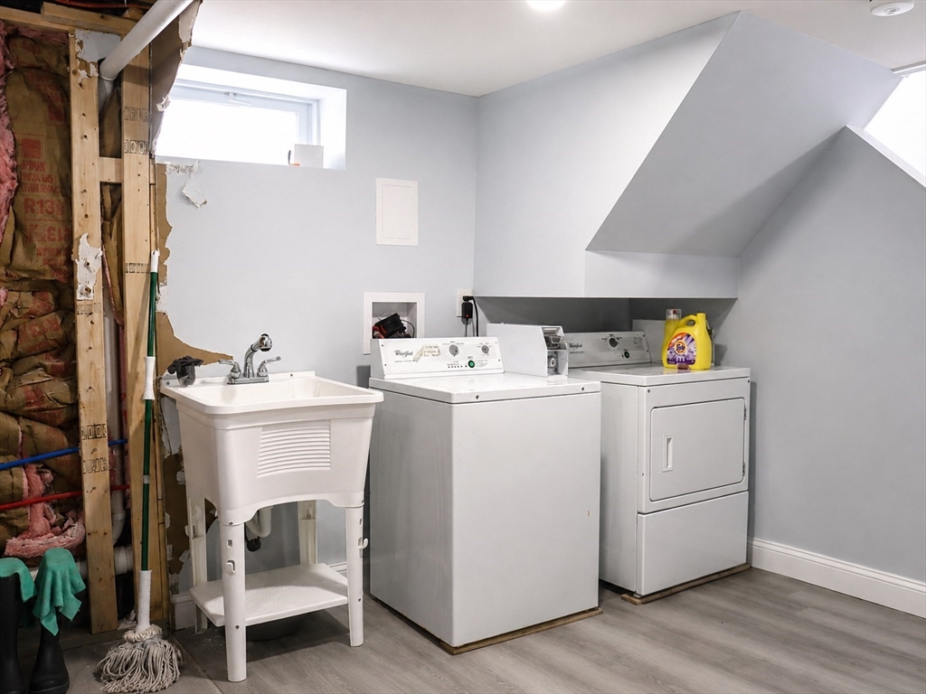 Lynn, Massachusetts, 01904, United States, 8 Bedrooms Bedrooms, ,4 BathroomsBathrooms,Residential,For Sale,2048098